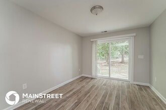 2824 Beech Nut Rd in Charlotte, NC - Foto de edificio - Building Photo