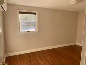 16 Saran Ave, Unit 1 in Bedford, MA - Building Photo - Building Photo