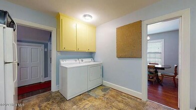 1105 W Rock Spring Rd in Greenville, NC - Building Photo - Building Photo