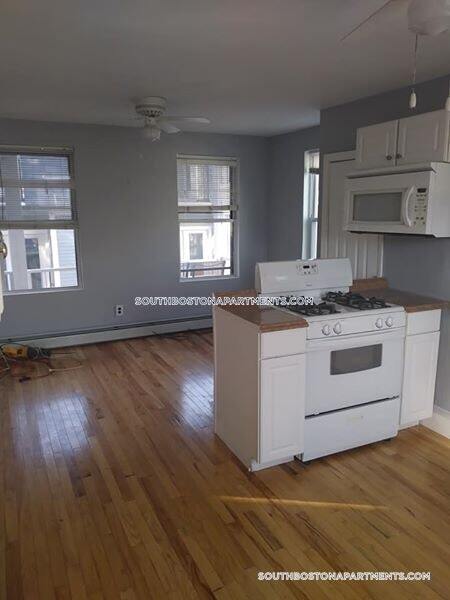 4 Barrett Ave in Boston, MA - Building Photo