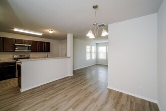 5114 Jade Crossing in San Antonio, TX - Building Photo - Building Photo