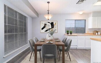 5855 Cliffmont Dr in San Antonio, TX - Foto de edificio - Building Photo