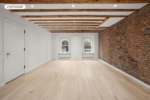 306 E 15th St in New York, NY - Building Photo