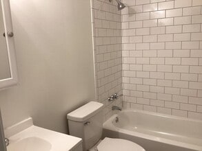 242 E 35th St in Buena Vista, VA - Building Photo - Building Photo