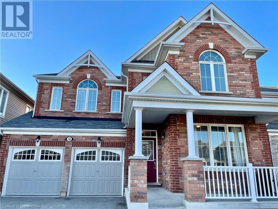 18 Forest Grove Ln in Kitchener, ON - Building Photo