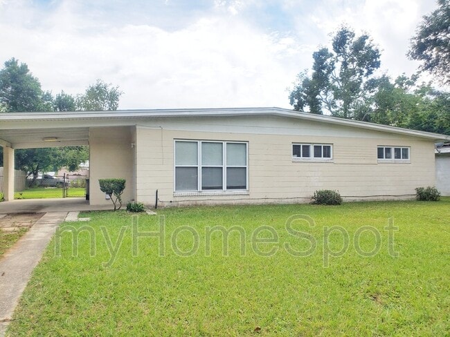 property at 113 Aquamarine Ave