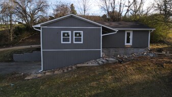 305 Iroquois Ln in Seymour, TN - Building Photo