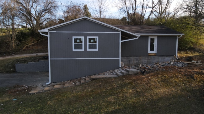 property at 305 Iroquois Ln