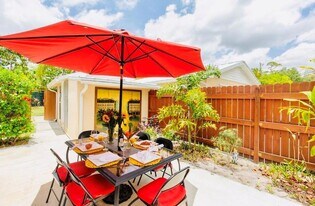 279 Hach Ln in West Palm Beach, FL - Building Photo
