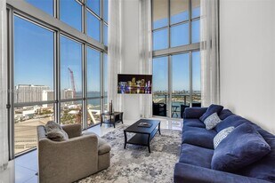 1100 Biscayne Blvd, Unit 2907 in Miami, FL - Building Photo