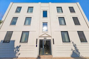 2023 N Drake Ave in Chicago, IL - Building Photo