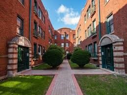903 W Irving Park Rd in Chicago, IL - Building Photo