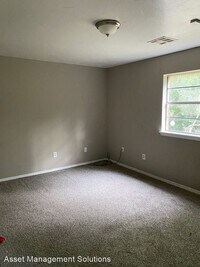3024 Hillside Dr photo'