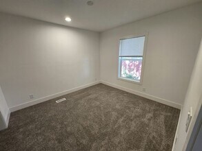 207 Spruce Ln in Mankato, MN - Building Photo - Building Photo