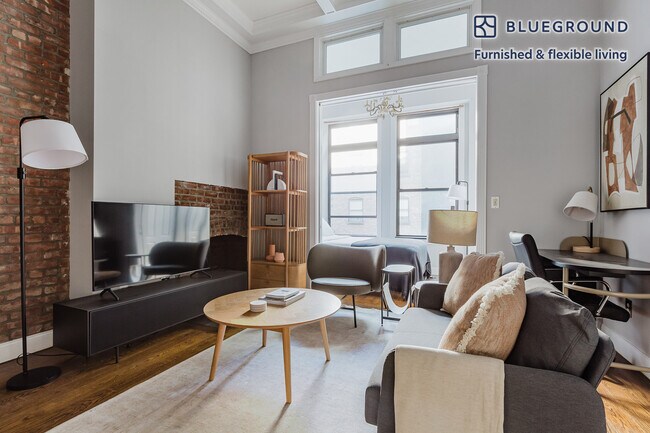 7 E 75th St in New York, NY - Building Photo - Building Photo
