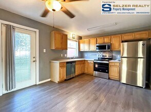 1521-1523 Talmage Ct in Ukiah, CA - Foto de edificio - Building Photo