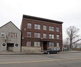 1222 W National Ave in Milwaukee, WI - Building Photo - Building Photo