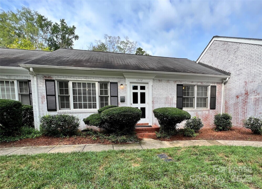 1948 Lynnwood Dr in Charlotte, NC - Foto de edificio
