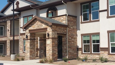 The Heights in Edinburg, TX - Foto de edificio - Building Photo