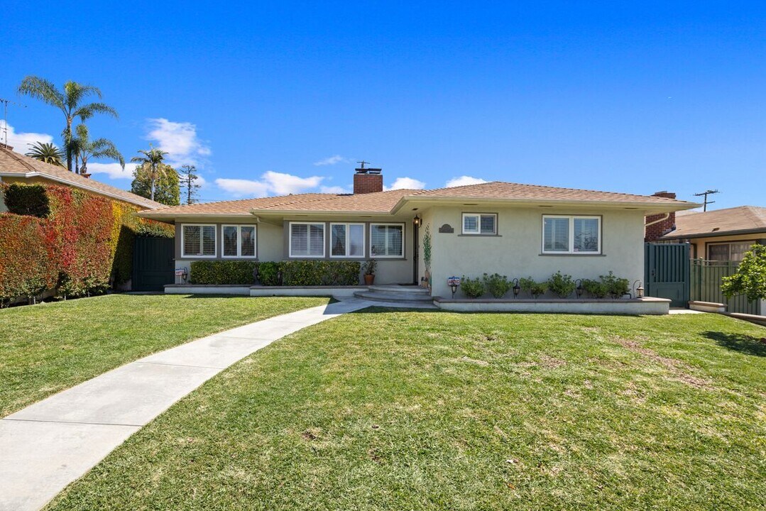 160 Mauna Loa Dr in Monrovia, CA - Building Photo