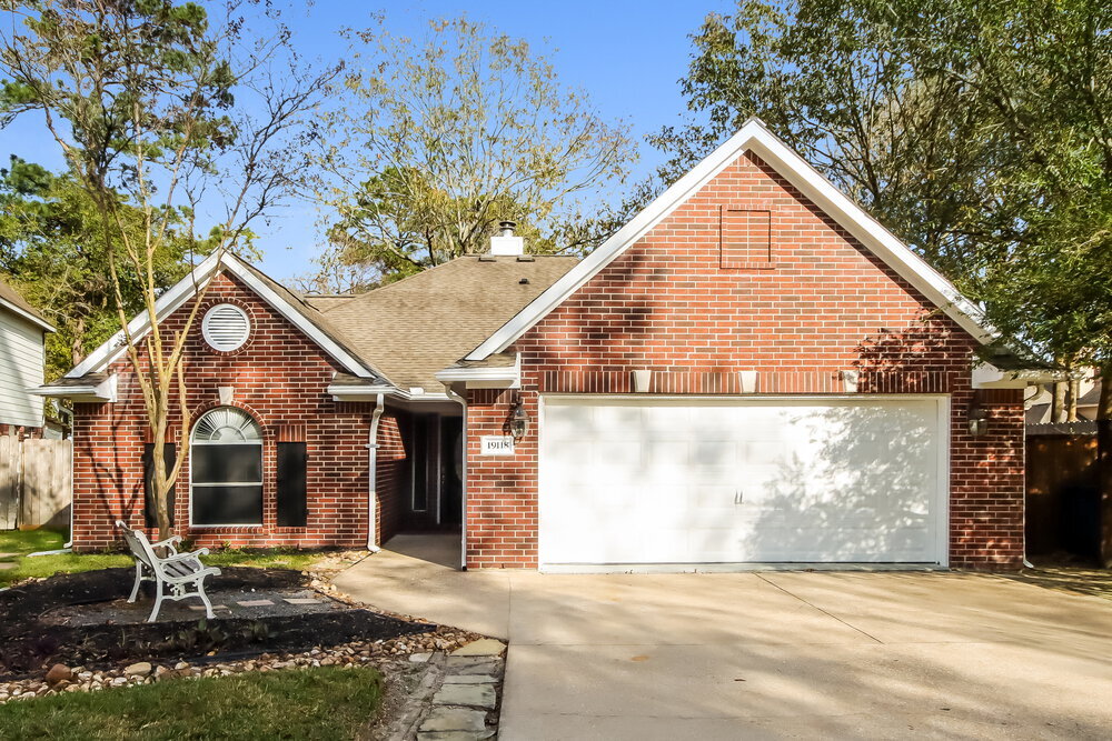 19118 Owen Oak Dr in Humble, TX - Building Photo