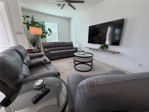 1727 Danford St in Naples, FL - Foto de edificio - Building Photo