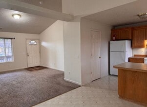 655 Arthur Ave in Cottage Grove, OR - Building Photo - Building Photo