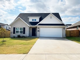 5805 SW Teppee Ave in Bentonville, AR - Building Photo