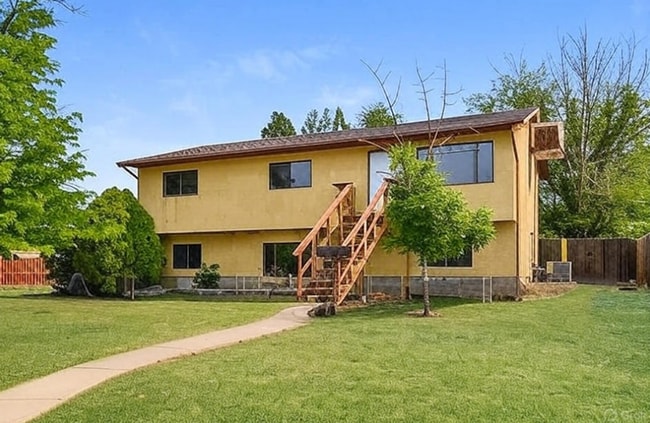 property at 603 W Routt Ave