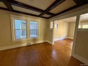 76 Vernon Pl-Unit -Lower in Buffalo, NY - Building Photo - Building Photo