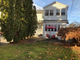 207 S 16th Ave, Unit #B in Yakima, WA - Building Photo