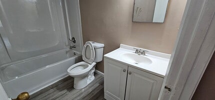 72 Rushwood Dr in Jackson, TN - Building Photo - Building Photo