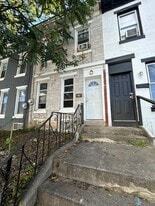 24 E Abbottsford Ave in Philadelphia, PA - Building Photo