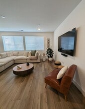 8009 Roundhouse Lp in Roseville, CA - Building Photo - Building Photo