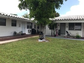 1727 Fletcher St in Hollywood, FL - Building Photo