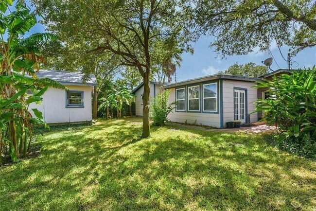 22 Lyncrest Dr in Galveston, TX - Building Photo - Building Photo