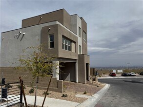 11540 Hawking Ave in Las Vegas, NV - Building Photo - Building Photo
