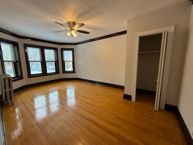 5069 N Wolcott Ave, Unit 5075 -1 in Chicago, IL - Foto de edificio - Building Photo