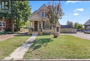 7065 Longwoods Rd in London, ON - Building Photo