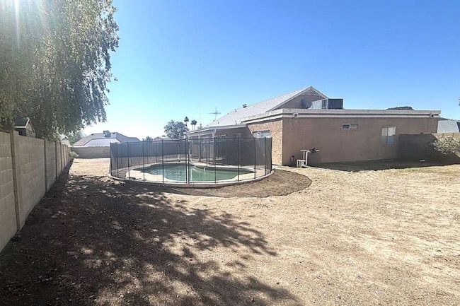 property at 4568 W Topeka Dr