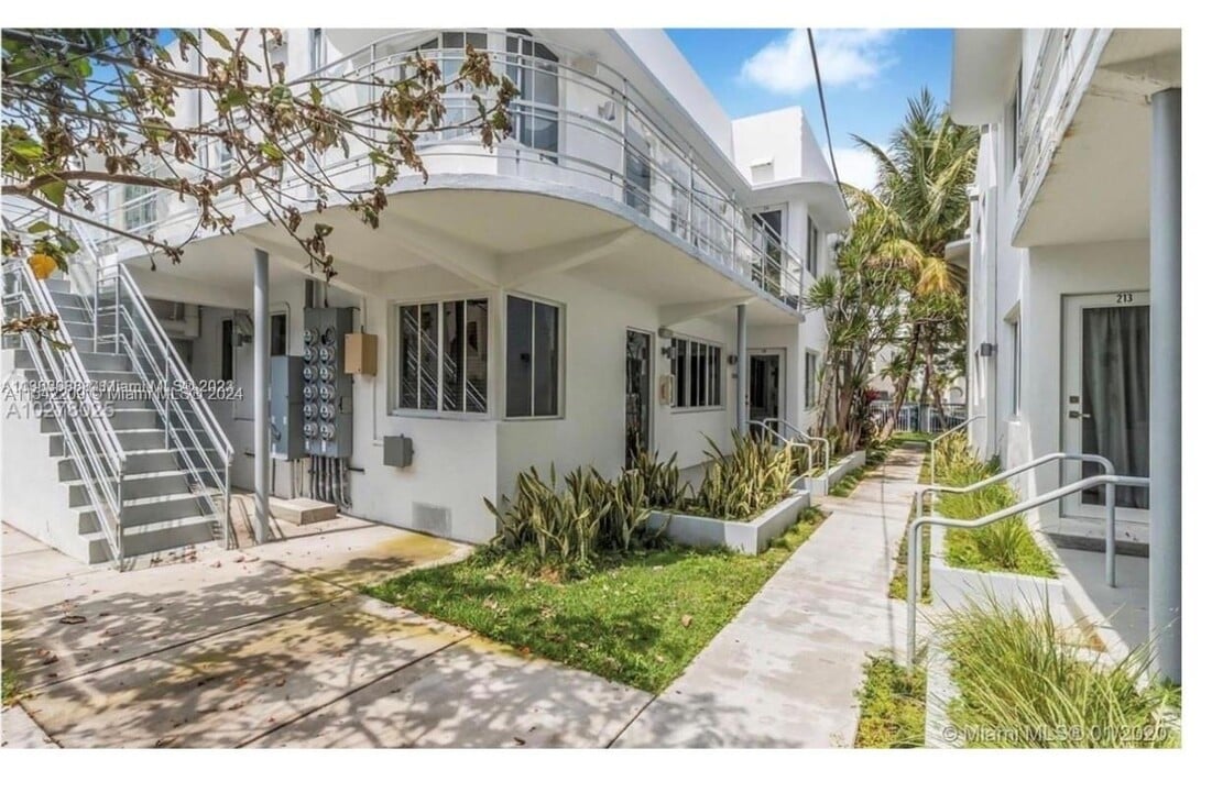 557 Michigan Ave, Unit 111 in Miami Beach, FL - Building Photo