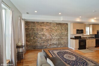 1513 W Superior St in Chicago, IL - Building Photo - Building Photo