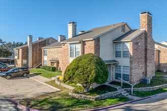 Berry Trail in Dallas, TX - Building Photo - Primary Photo