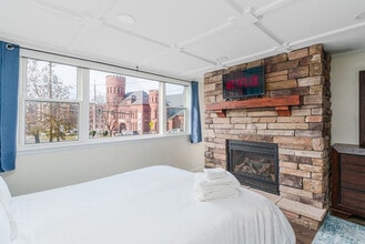 70 Lake Ave in Saratoga Springs, NY - Building Photo - Building Photo