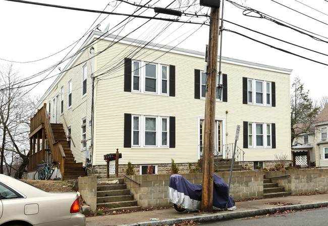 119 Crescent St in Waltham, MA - Foto de edificio - Building Photo