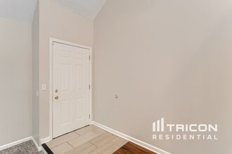 5224 Arlington Cir in Hanover Park, IL - Building Photo - Building Photo