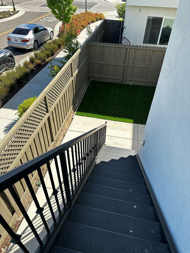 2993 Ellis Town Dr in Tracy, CA - Building Photo - Building Photo