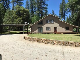 12074 Tyler Foote Rd in Nevada City, CA - Building Photo
