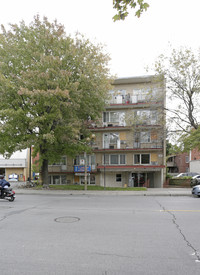 6310 O Sherbrooke Rue in Montréal, QC - Building Photo - Building Photo