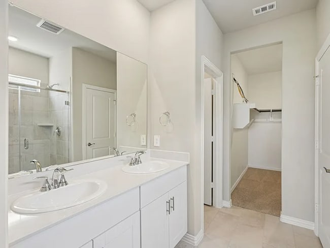 property at 709 Leavenworth Dr